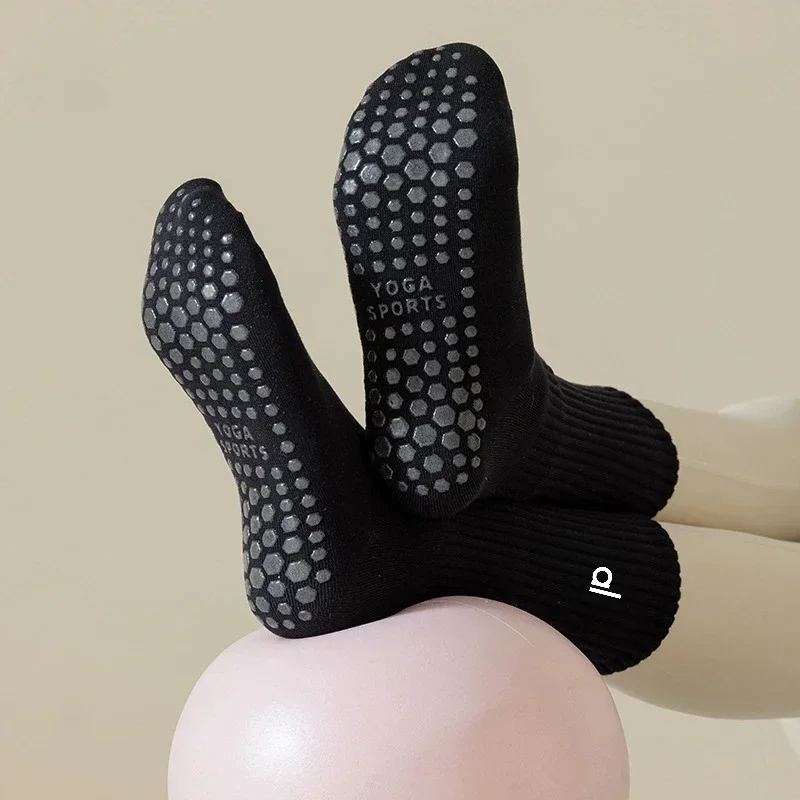 LO Breathable Non-slip Silicone Yoga Socks Mid-tube Socks High Quality Women’s Indoor Dance Yoga Pilates Gym Ballet Socks